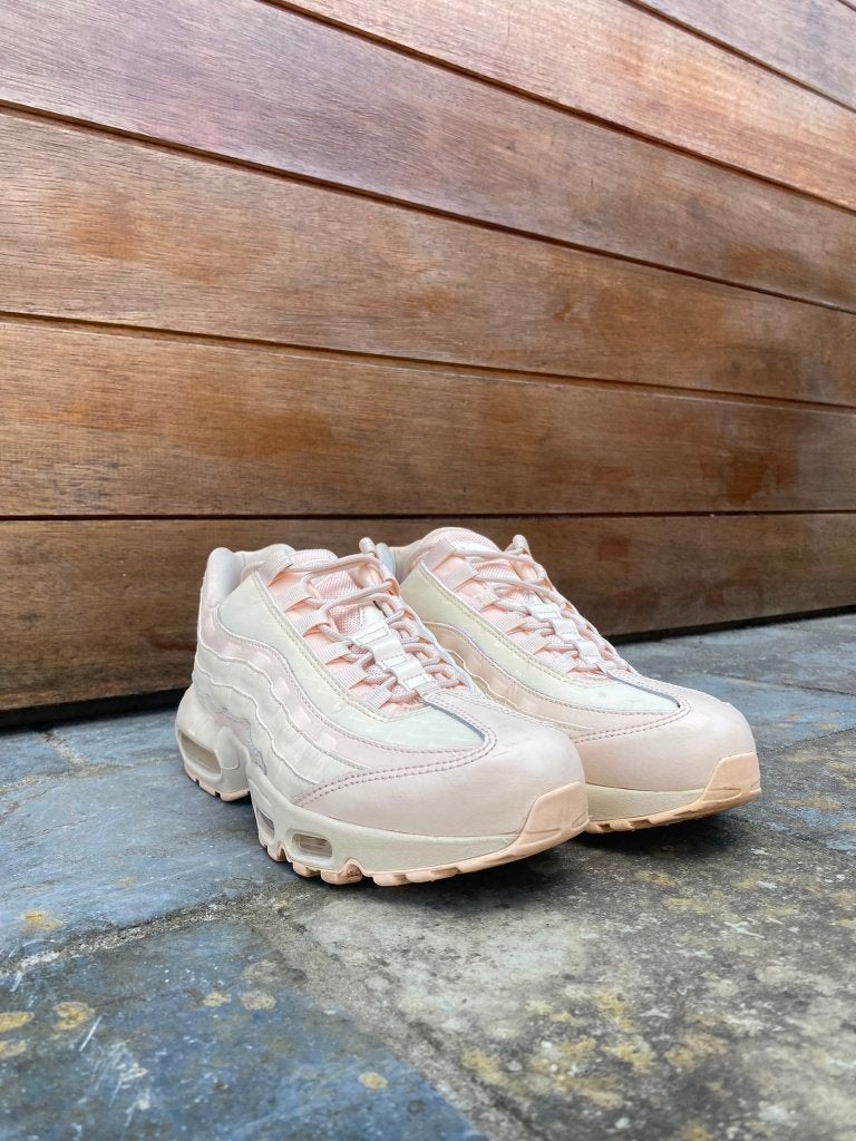 Nike Air Max 95 LX Guava Ice – maat 41, Kleding | Dames, Ophalen, Overige kleuren, Zo goed als nieuw, Sneakers