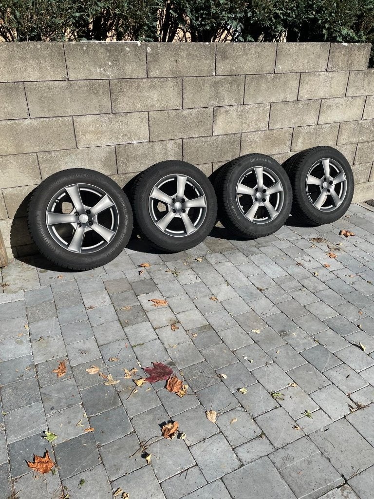 4 Roues Hiver CONTINENTAL 205/60 R16 sur jantes alu, Autos : Pièces & Accessoires, Pneus et Jantes, Pneus hiver, 16 pouces, Véhicule de tourisme