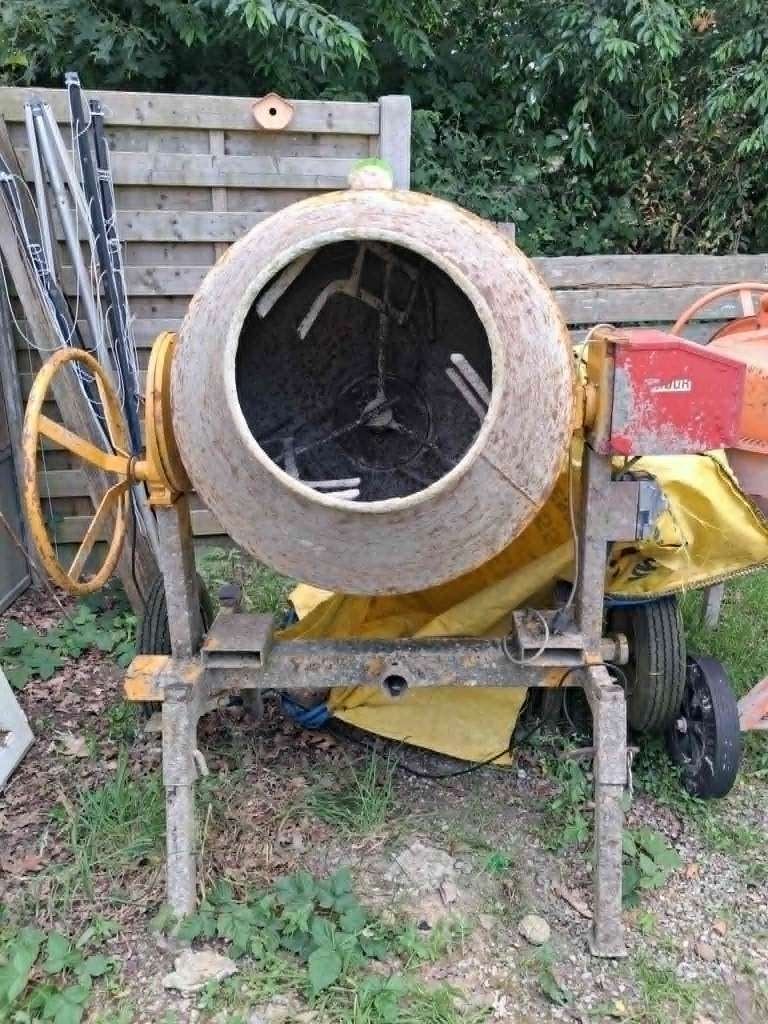 Betonmolen 350 liter, Ophalen, Gebruikt