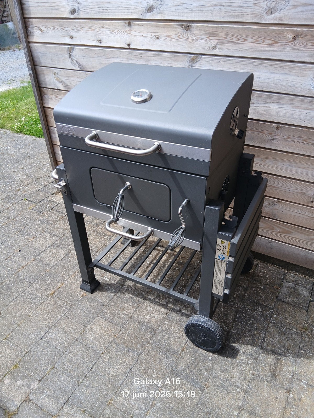 Barbecue, Tuin en Terras, Houtskoolbarbecues, Ophalen, Zo goed als nieuw, Tepro, Met accessoires