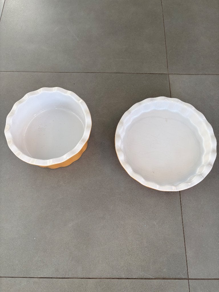 2 bakvormen  van het merk Emile Henry goede kwaliteit, Hobby en Vrije tijd, Taarten en Cupcakes maken, Ophalen, Gebruikt, Taarten