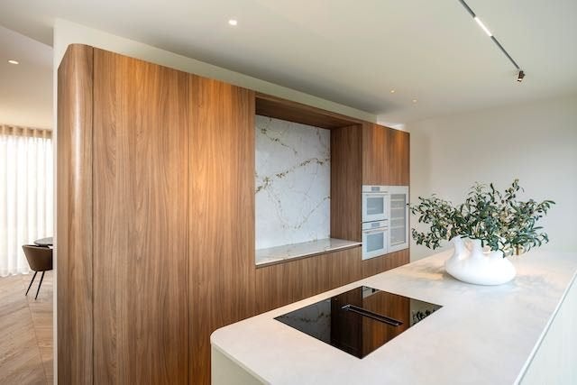 Showroomkeuken met kookeiland V-ZUG / Miele / Liebherr -50%, Maison & Meubles, Cuisine | Cuisines complètes, Neuf, Autres couleurs