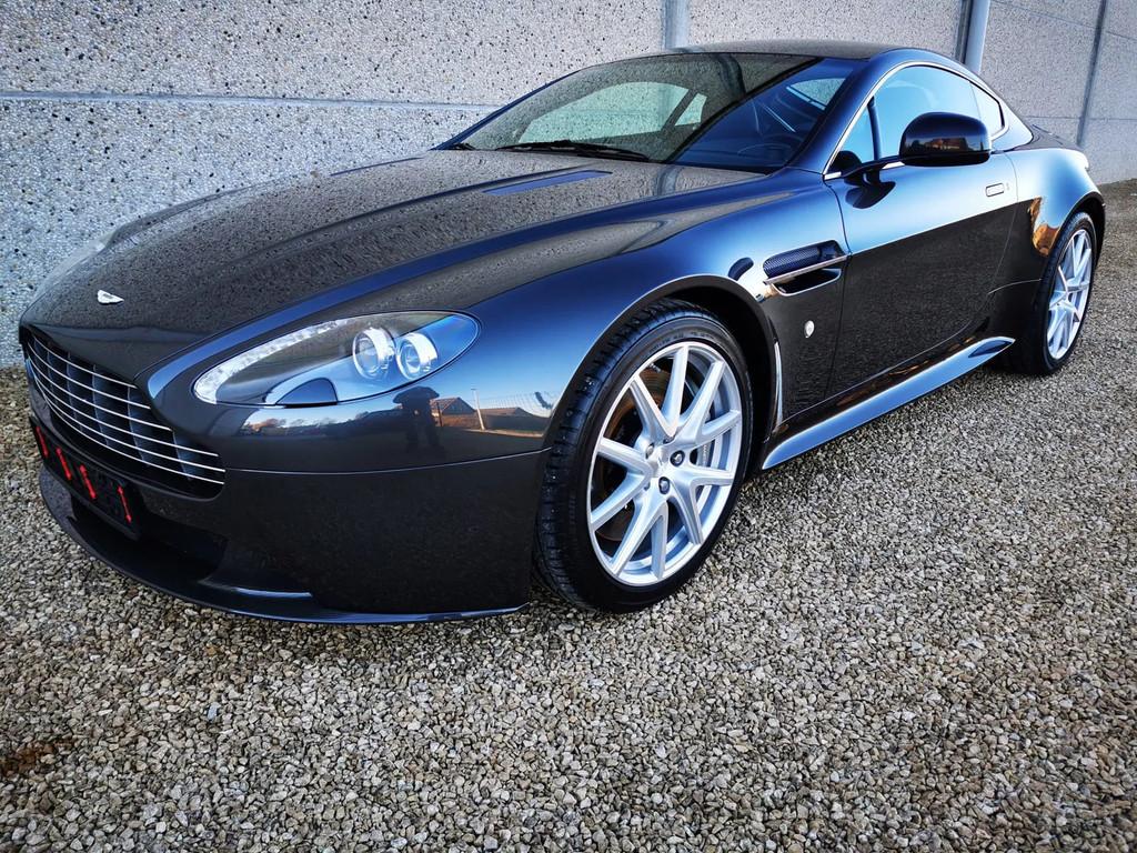 Aston Martin V8 vantage's' (automatique), Autos, Cuir, Entreprise, 2 places, Carnet d'entretien