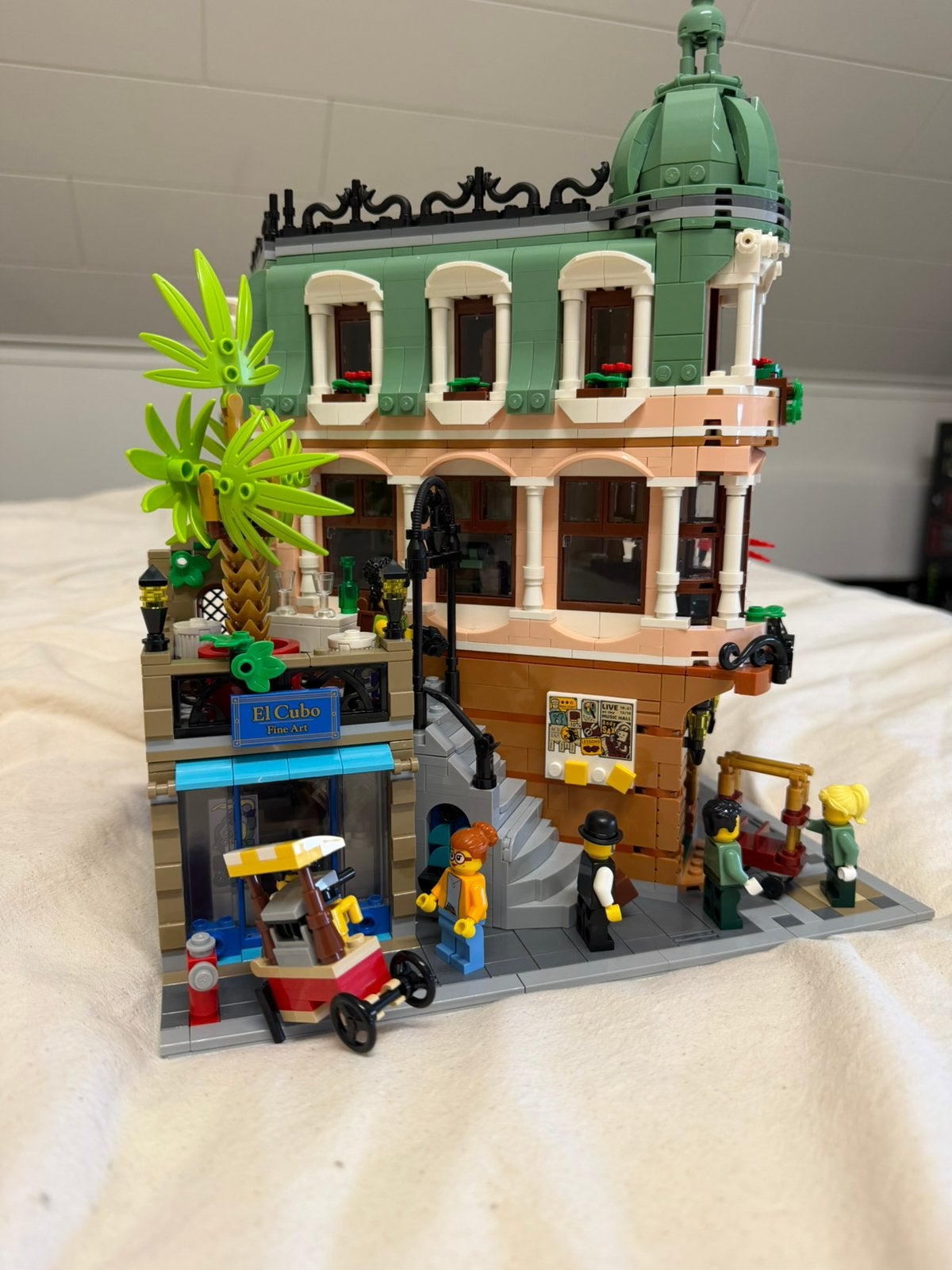 Lego - Boutique Hotel - 10297, Kinderen en Baby's, Ophalen, Overige thema's, Lego, Zo goed als nieuw