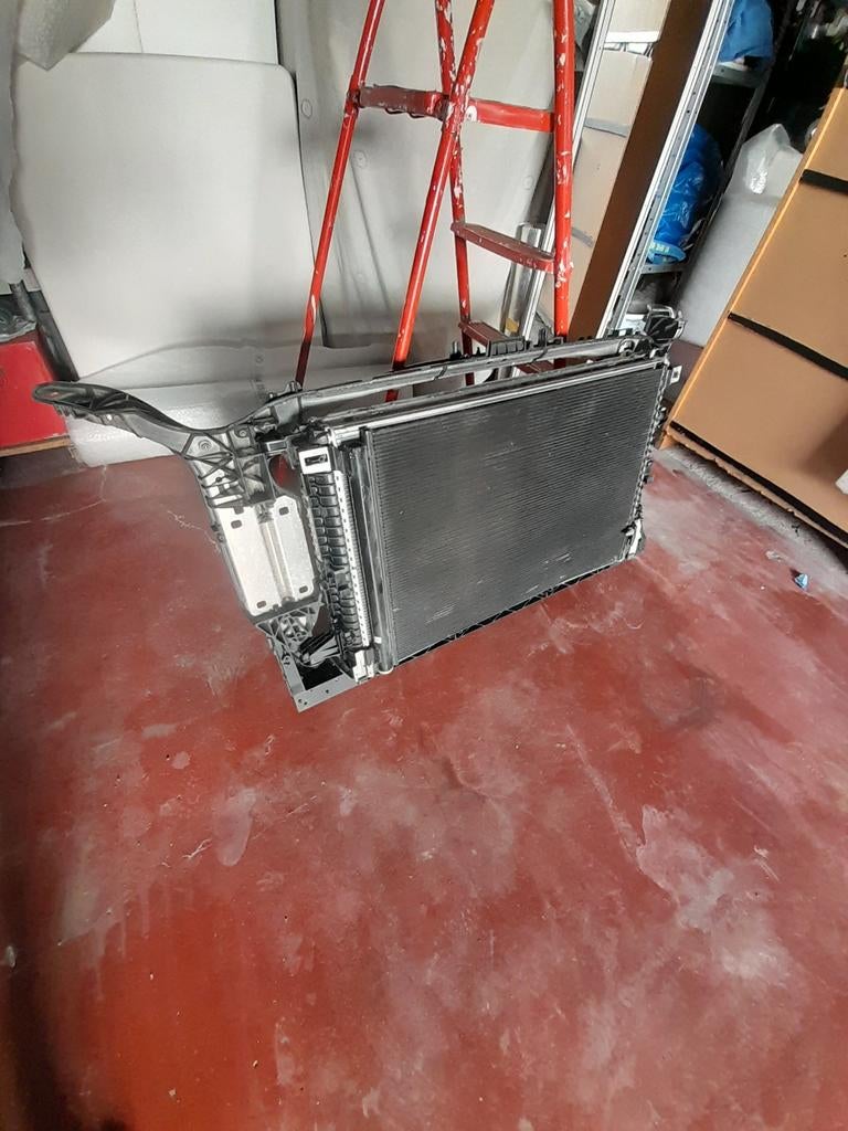 Support de radiateur sur cadre face avant audi a6 c8, Enlèvement ou Envoi