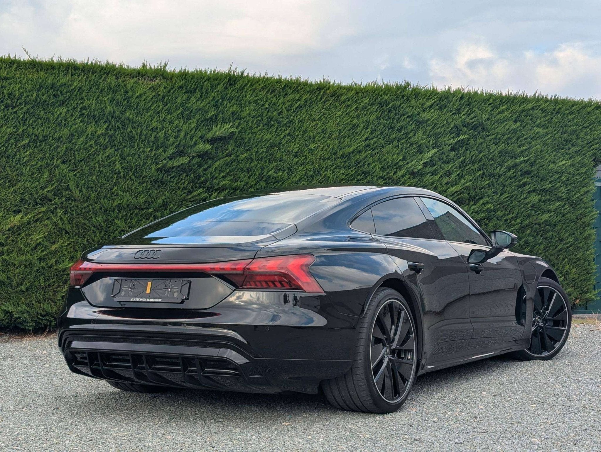 Audi e-tron GT Sportstoel plus - Matrix led - glazen dak - b, Auto's, Automaat, 4 deurs, Gebruikt, Zwart