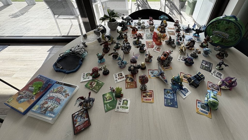 Skylanders verzameling figuren, voertuigen, portals en games, 3 joueurs ou plus, Enlèvement, Comme neuf, Aventure et Action