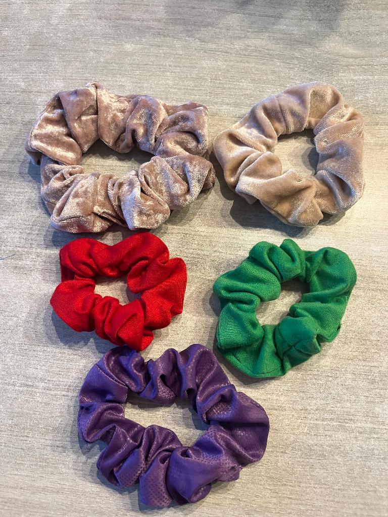 5 scrunchies, Ophalen of Verzenden