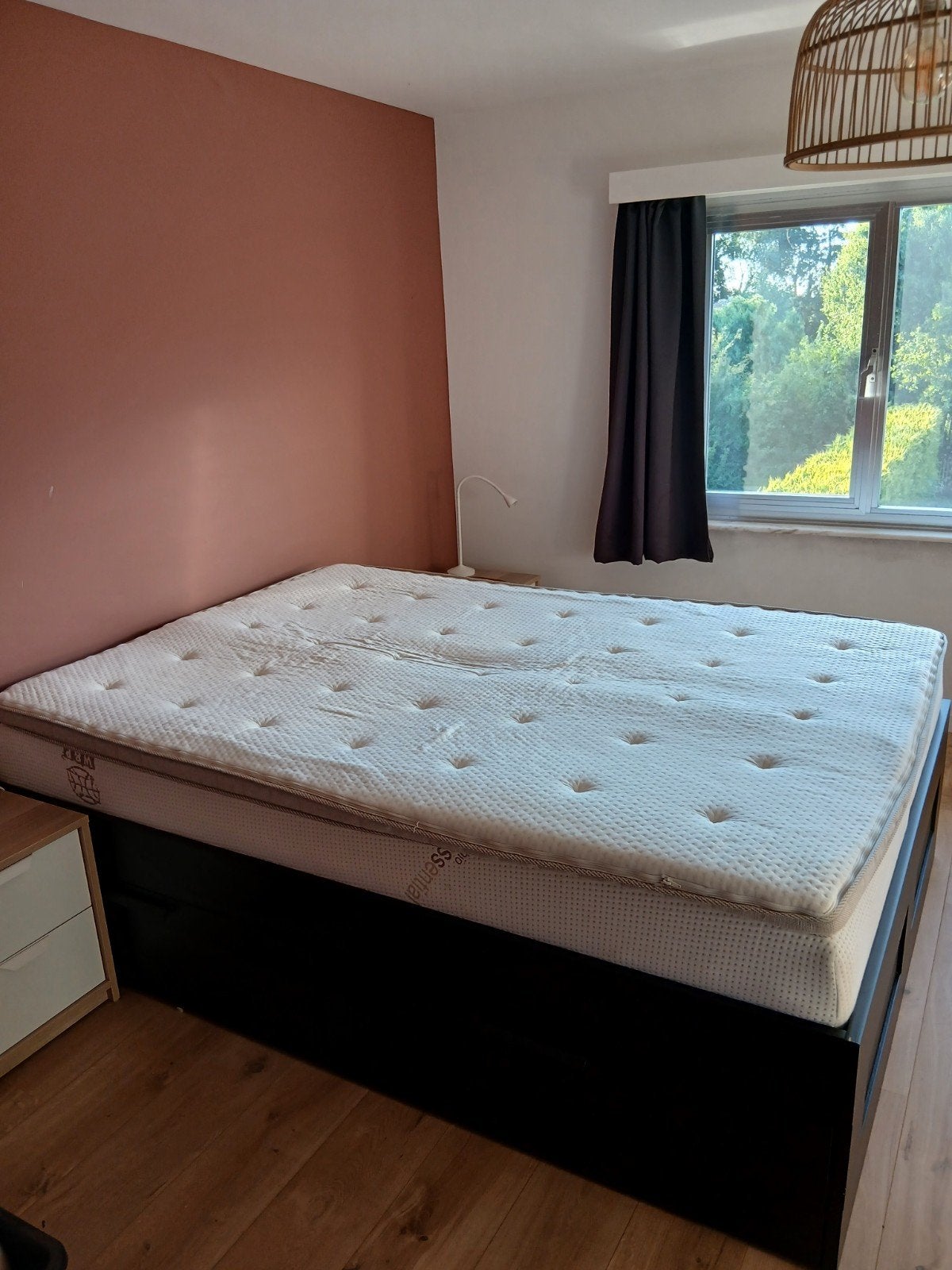 Bed Boxspring IKEA zwart 1,4m breed twijfelaar, Huis en Inrichting, Slaapkamer | Complete slaapkamers, Ophalen, Zo goed als nieuw