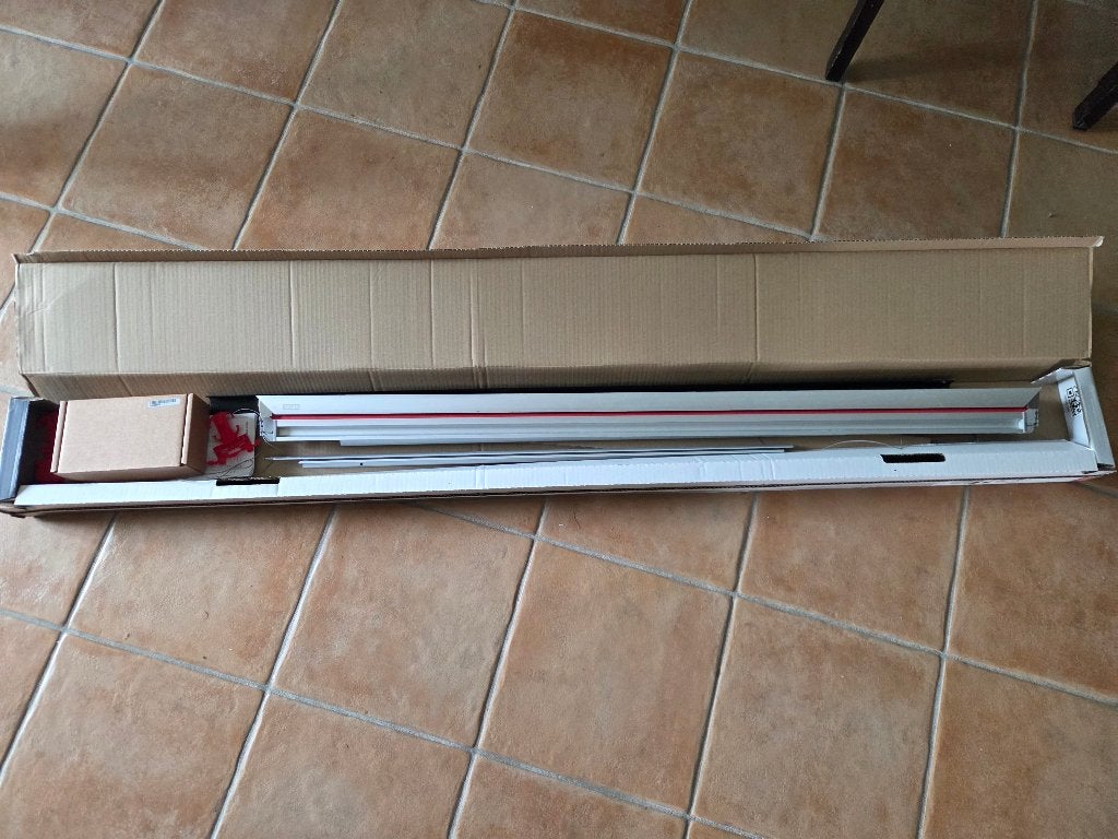 VELUX Store enrouleur intérieur tamisant rouge/alu RFL UK04, Huis en Inrichting, Stoffering | Gordijnen en Lamellen, Ophalen, Gebruikt