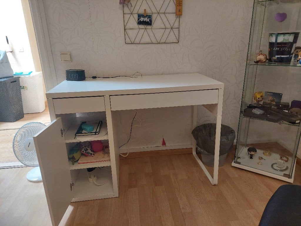 MICKE Bureau - IKEA, Huis en Inrichting, Bureaus, Ophalen, Overige typen, 105 cm, Gebruikt