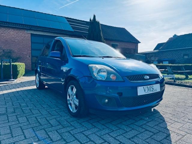 Ford Fiesta 1.3 Benzine * Garantie * Airco *, Auto's, 1299 cc, Stof, Zwart, 4 cilinders
