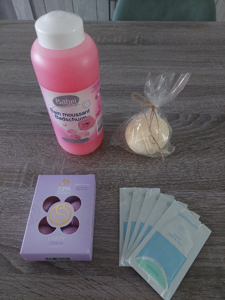 Assortiment de bombes de bain et de mousses de bain, Bijoux, Sacs & Beauté, Enlèvement, Neuf, Baignoire & Douche