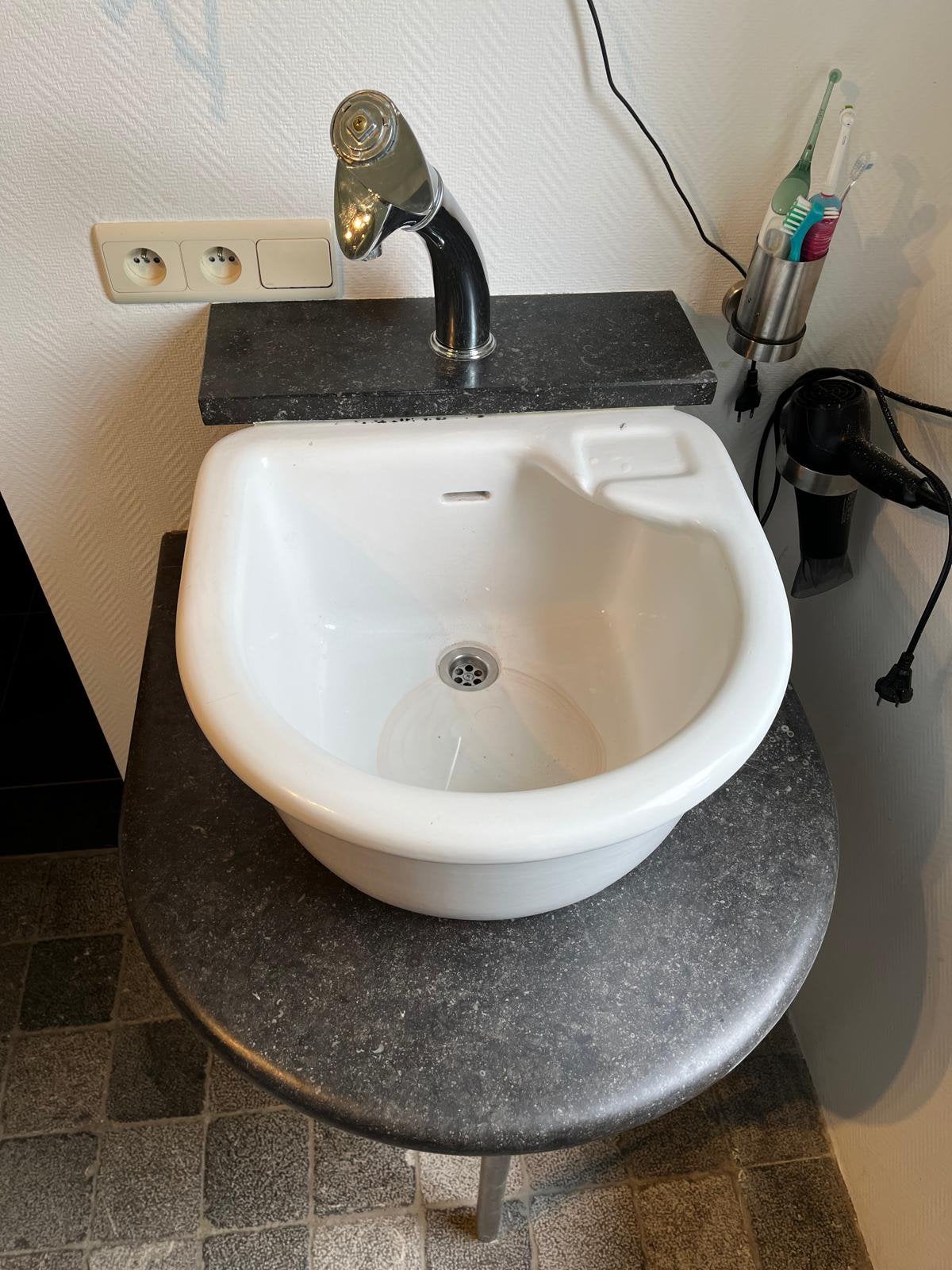 Lavabo met arduin onderblad en inox poten, Ophalen, Zo goed als nieuw