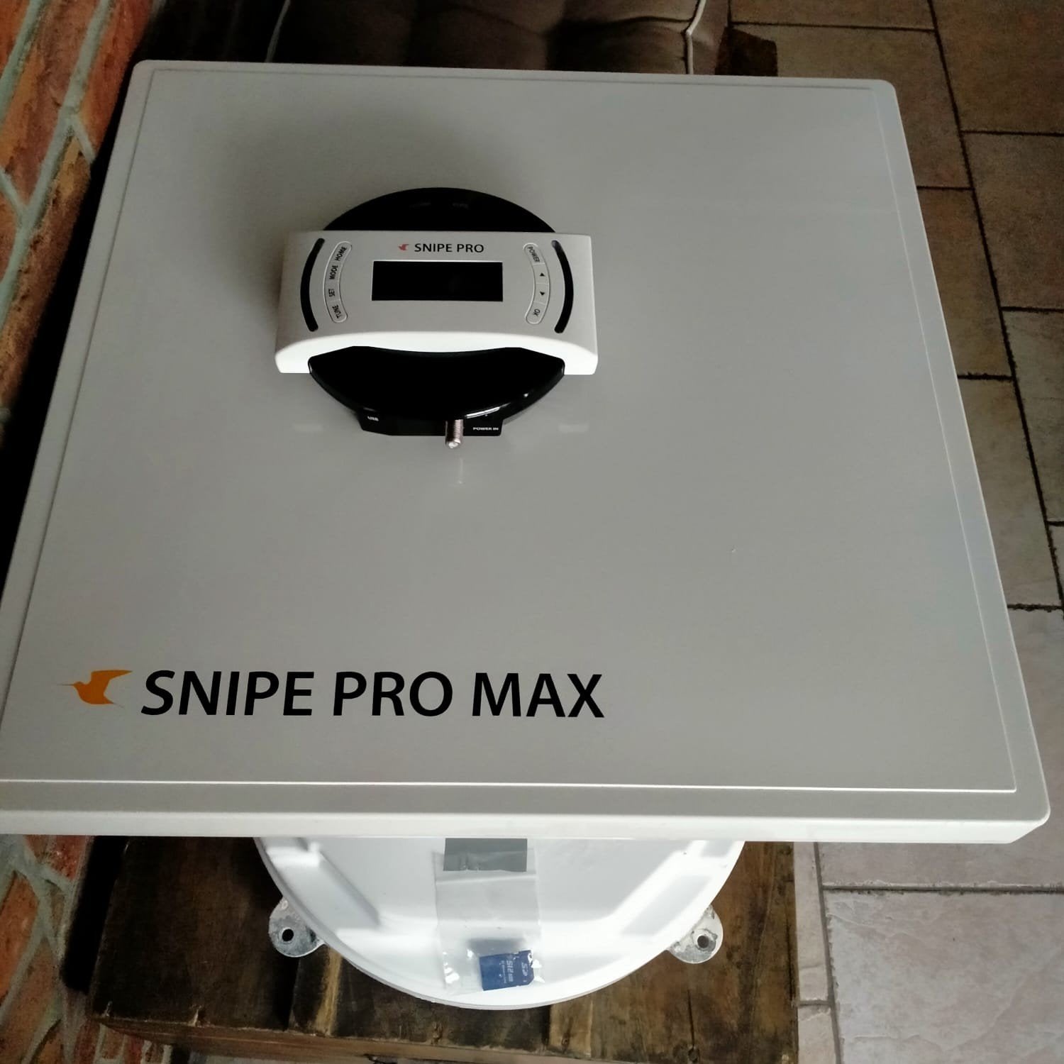 Antenne satellite plate/ parabole sniper pro max, Caravanes & Camping, Accessoires de camping, Enlèvement