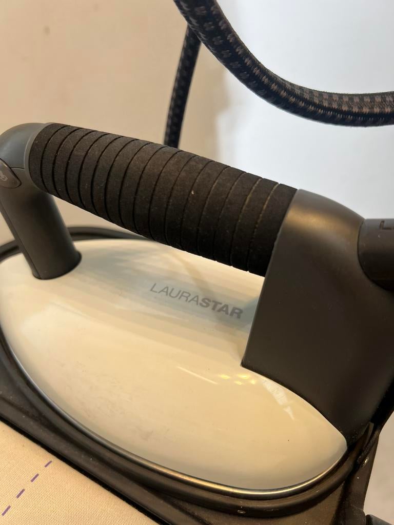Strijkijzer laurastar, Elektronische apparatuur, Ophalen, Zo goed als nieuw