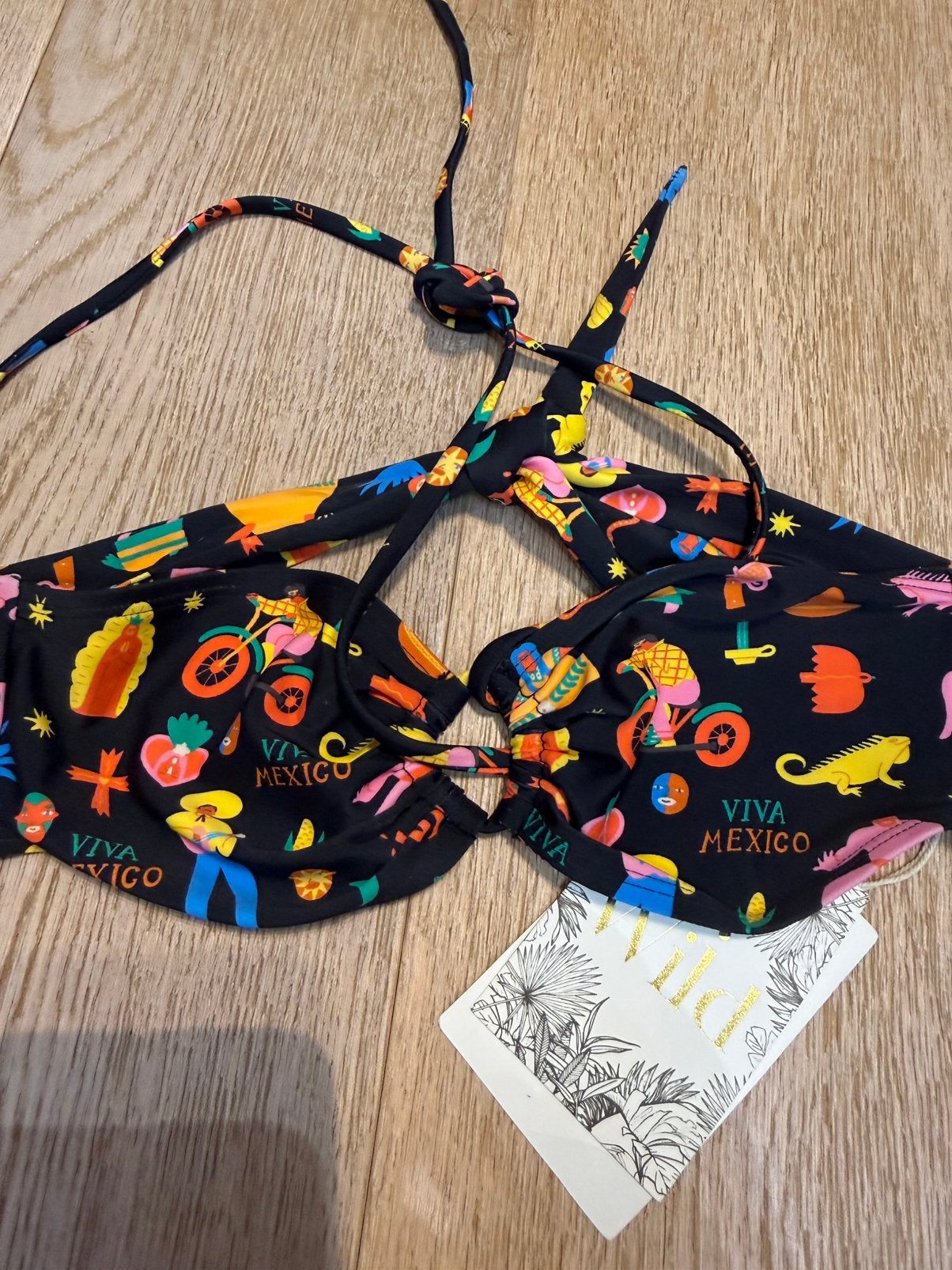 Nieuw 89€ wilf XS bikinitop, Ophalen of Verzenden, Nieuw, Zwart, Badpak