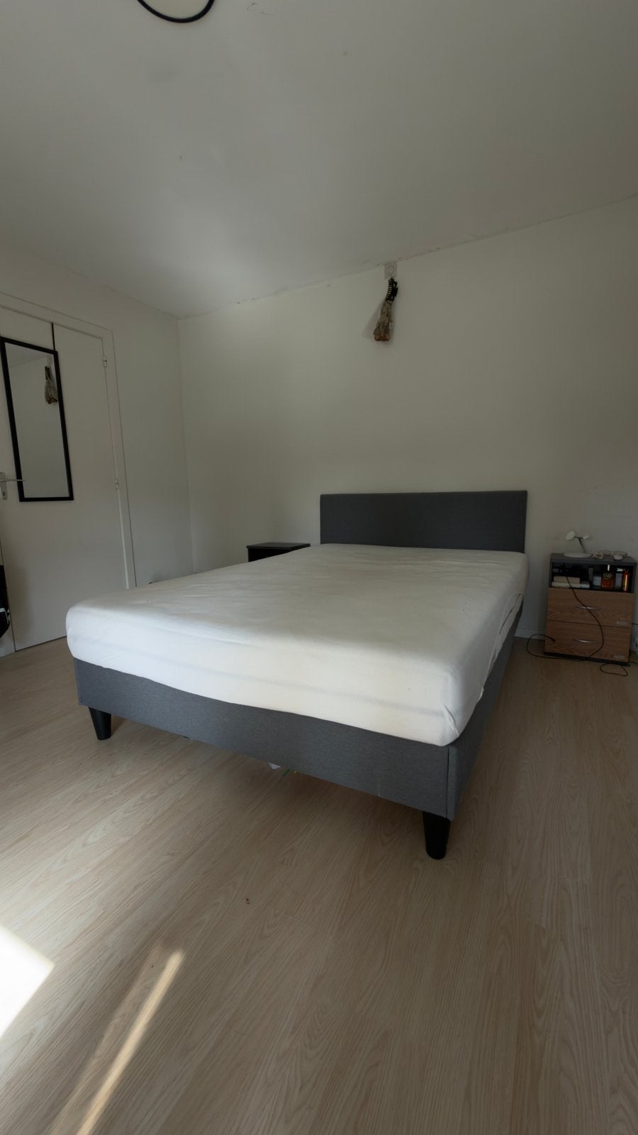 Bed + matras 140x200, Huis en Inrichting, Slaapkamer | Boxsprings, Ophalen, Tweepersoons, 140 cm, Zo goed als nieuw