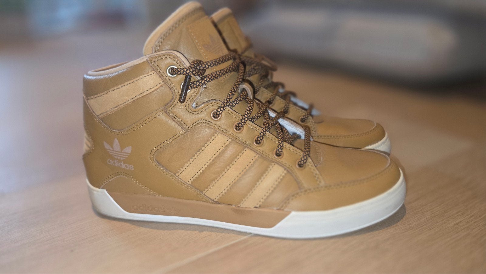 Adidas hardcourt (limited edition) maat 43, Enlèvement ou Envoi, Baskets