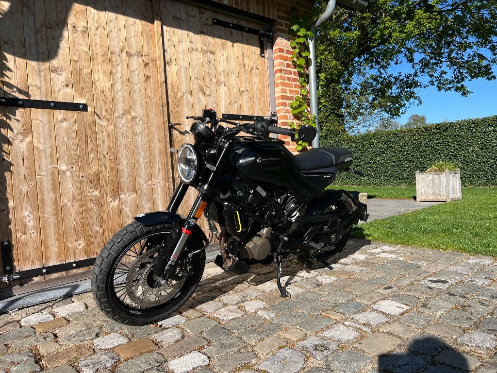 Husqvarna svartpilen, Motoren, ABS, Gebruikt, Particulier, 125 cc