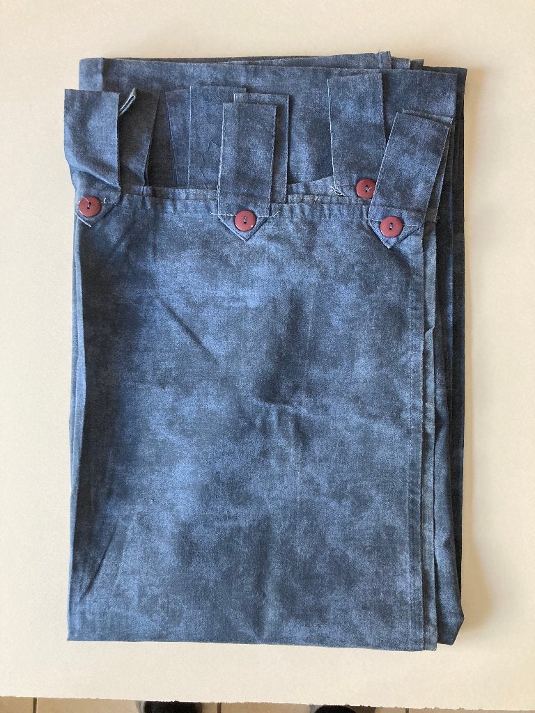 tenture bleue avec pattes (vendue à la pièce) -8 disponibles, Autres types, Raccourcissable, 218 cm, 136 cm