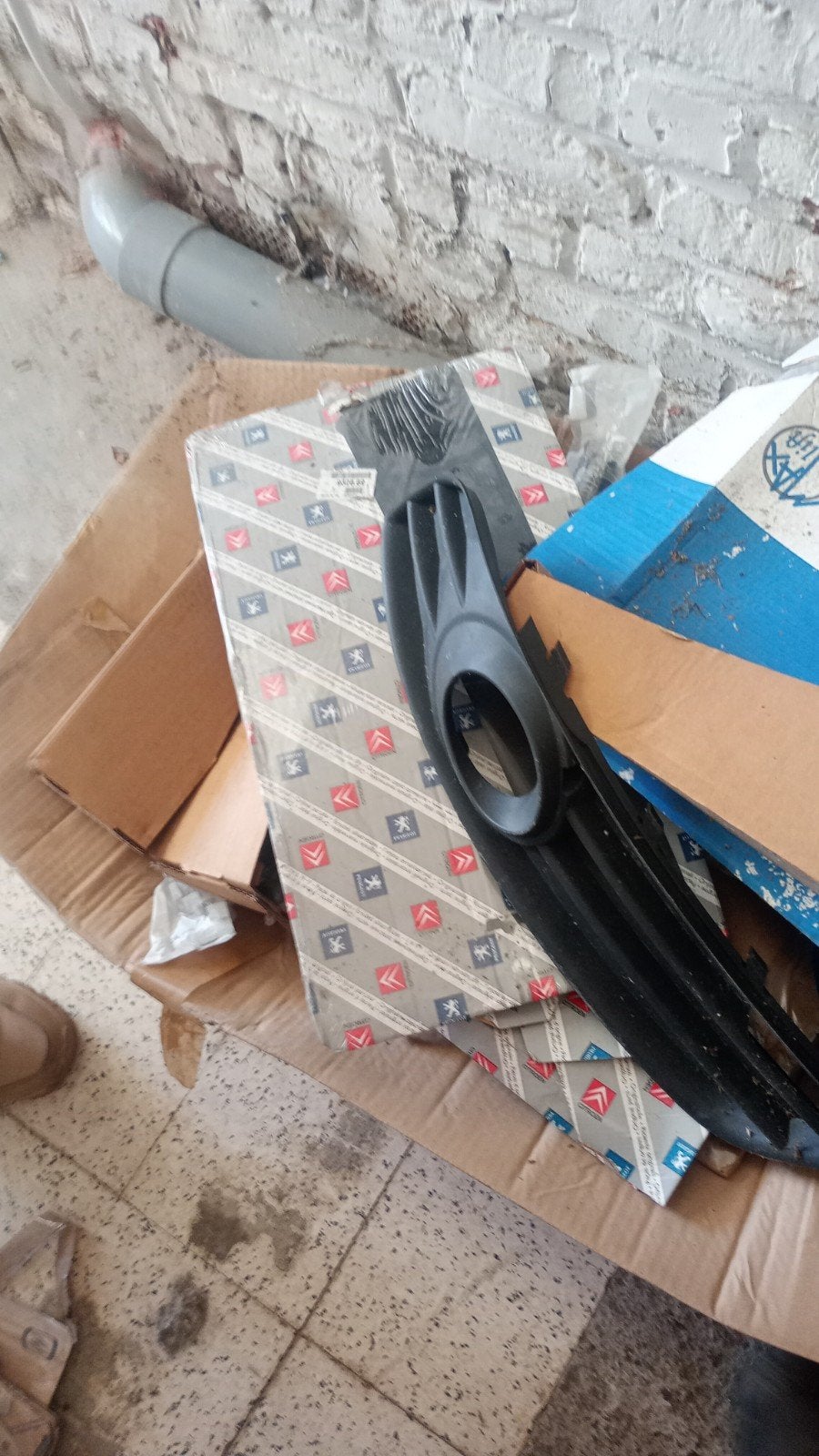 Gros lot de pièces détachées idéal export., Autos : Pièces & Accessoires, Moteurs & Accessoires, Citroën, Nissan, Renault, Enlèvement ou Envoi