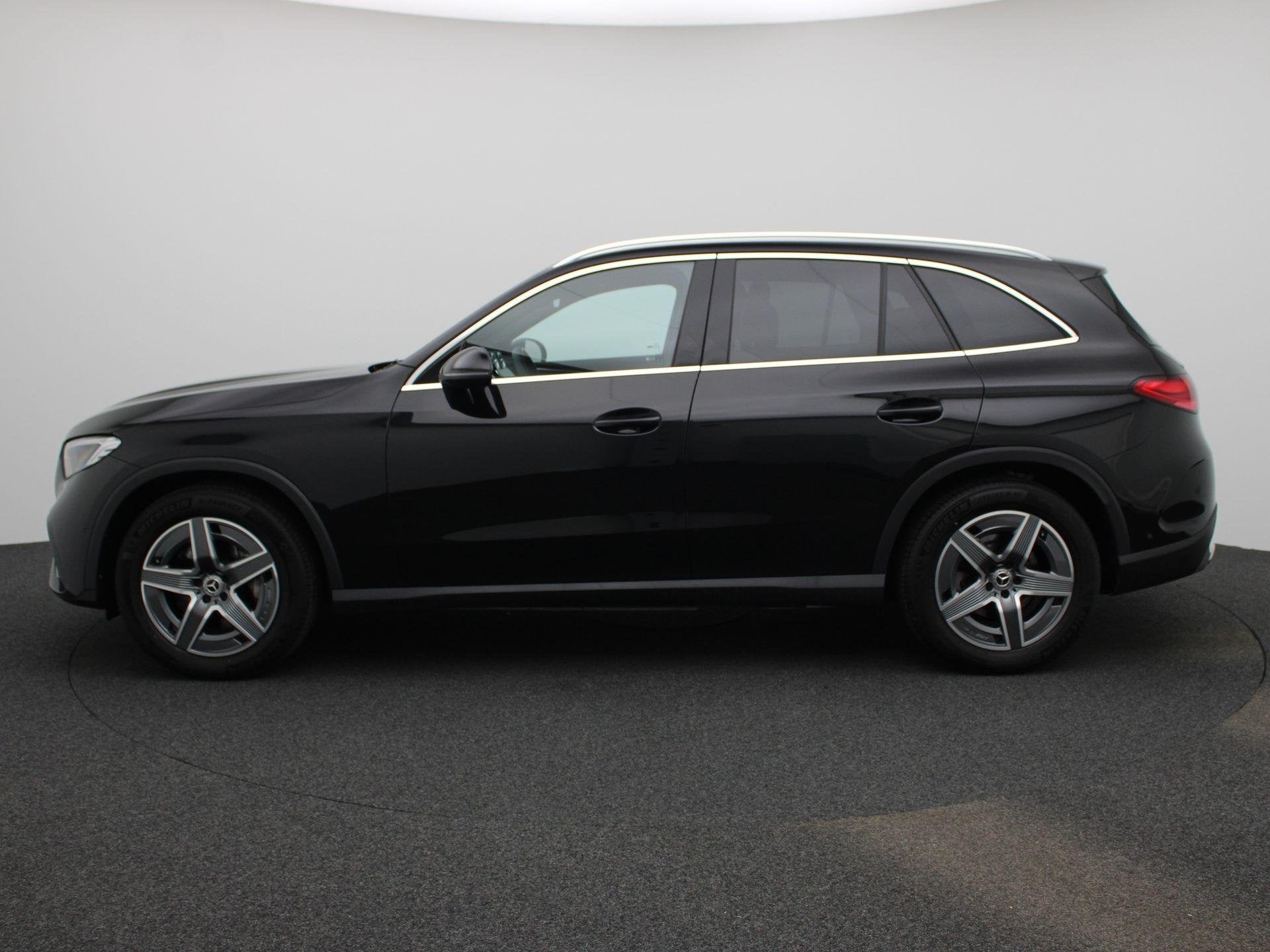 Mercedes Benz GLC 300D + LICHTE VRACHT MOGELIJK + AMG LINE +, Auto's, Automaat, 269 pk, Stof, Gebruikt