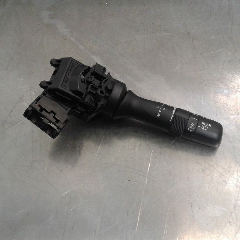 COMMODO ESSUIE-GLACE Toyota Prius Plus (ZVW4) (01-2011/-), Utilisé, Toyota