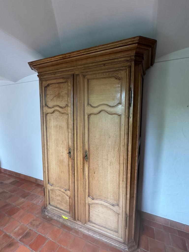 Vestiairekast, Ophalen