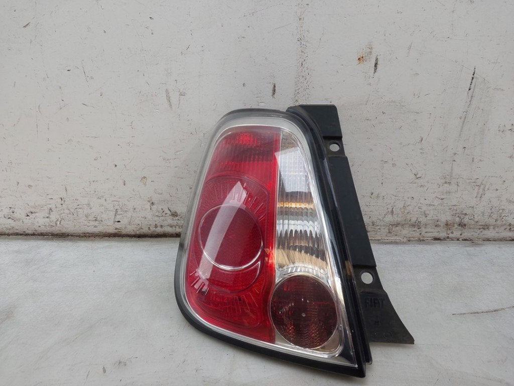 ACHTERLICHT LINKS Fiat 500 (312) (|51934480|), Auto-onderdelen, FCA Germany GmbH, Gebruikt, IPC D1-09 Bahnhofsplatz
65423  Rüsselsheim am Main, DE