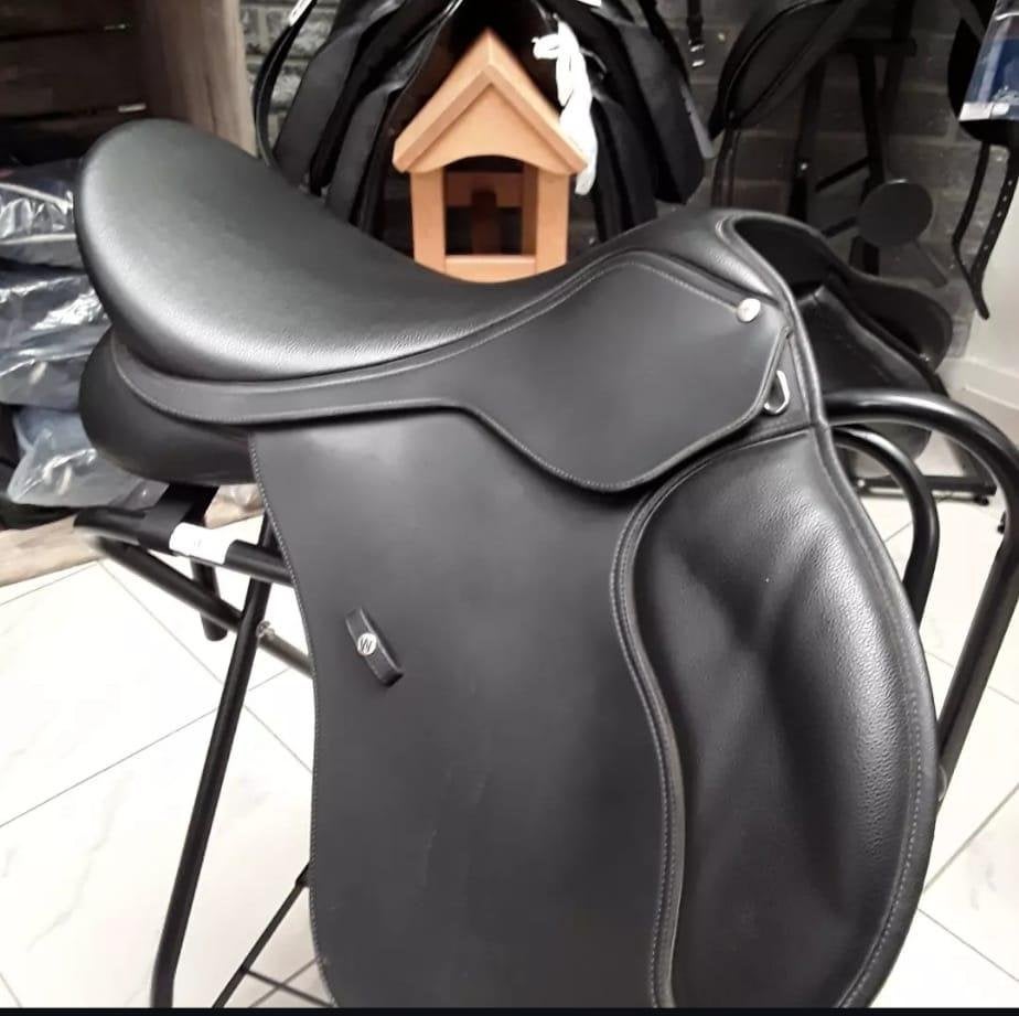 Wintec 500 veelzijdigheidszadel 18 inch, Animaux & Accessoires, Chevaux & Poneys | Selles, Polyvalence, Wintec, Comme neuf, XL (18 pouces ou plus)