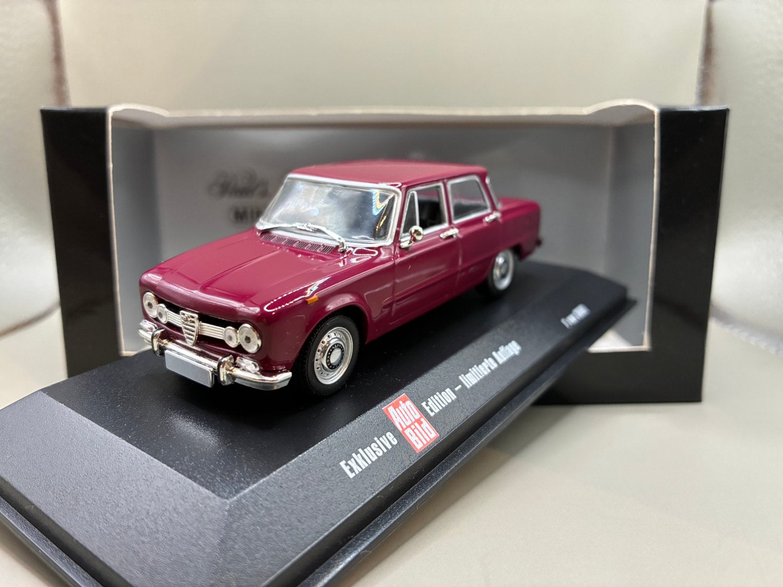 Alfa Romeo Giulia 1600 Super (Type 105) 1970 - MiniChamps, Verzenden, Nieuw, Auto, MiniChamps
