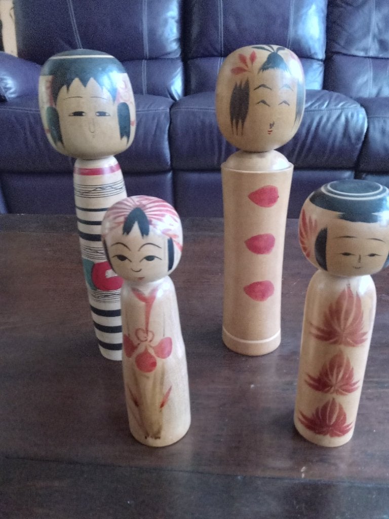 Lot de 4 poupées Kokeshi., Enlèvement ou Envoi, Utilisé, Poupée