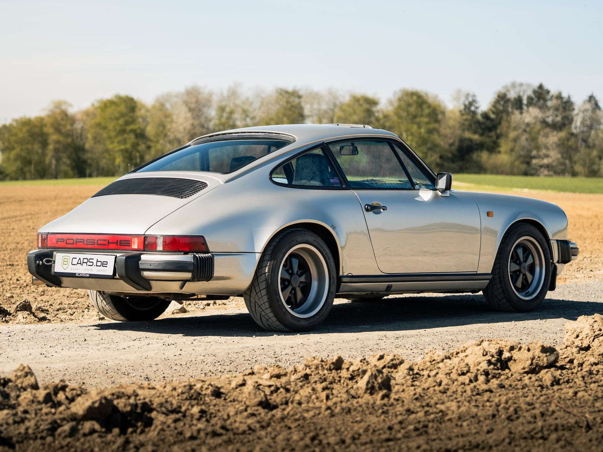 Porsche 911 3.0L SC - SUNROOF - 915 BOX - SAME OWNER FOR 22, Autos, Oldtimers & Ancêtres, Cuir, Argent ou Gris, Achat, Entreprise