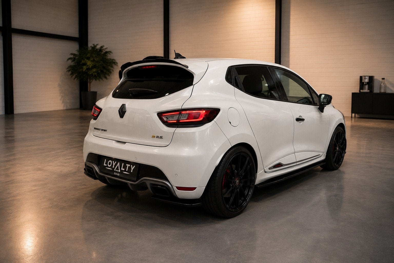 Renault Clio RS Trophy | Akrapovic | Full Black Editio, Auto's, Renault, Automaat, Wit, Leder, Bedrijf