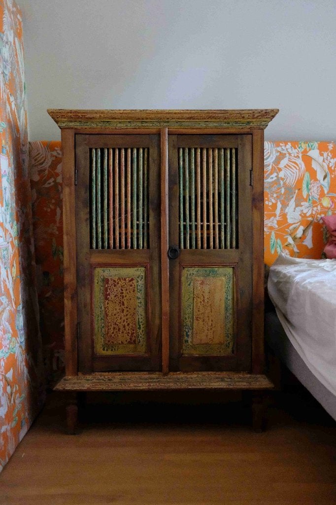 Petite armoire en bois – Style colonial indonésien, 25 à 50 cm, Avec abattant(s), Moins de 150 cm, Comme neuf