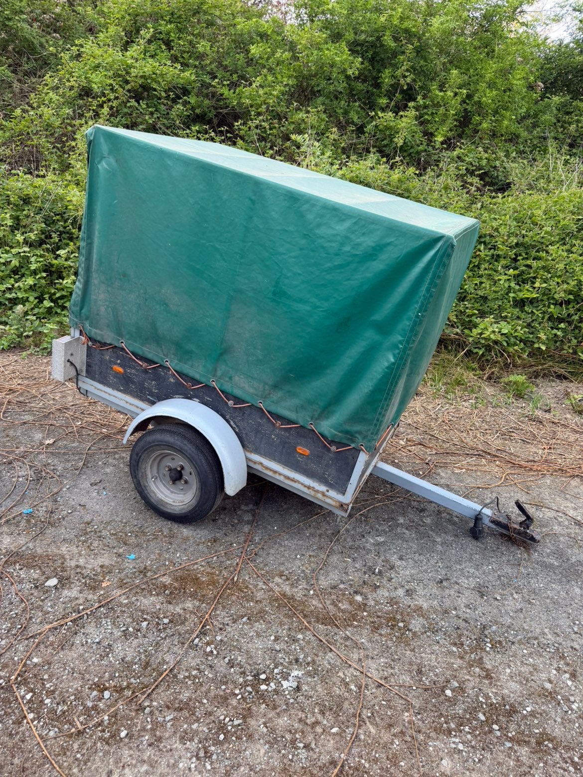 Aanhangwagen, Enlèvement, Utilisé