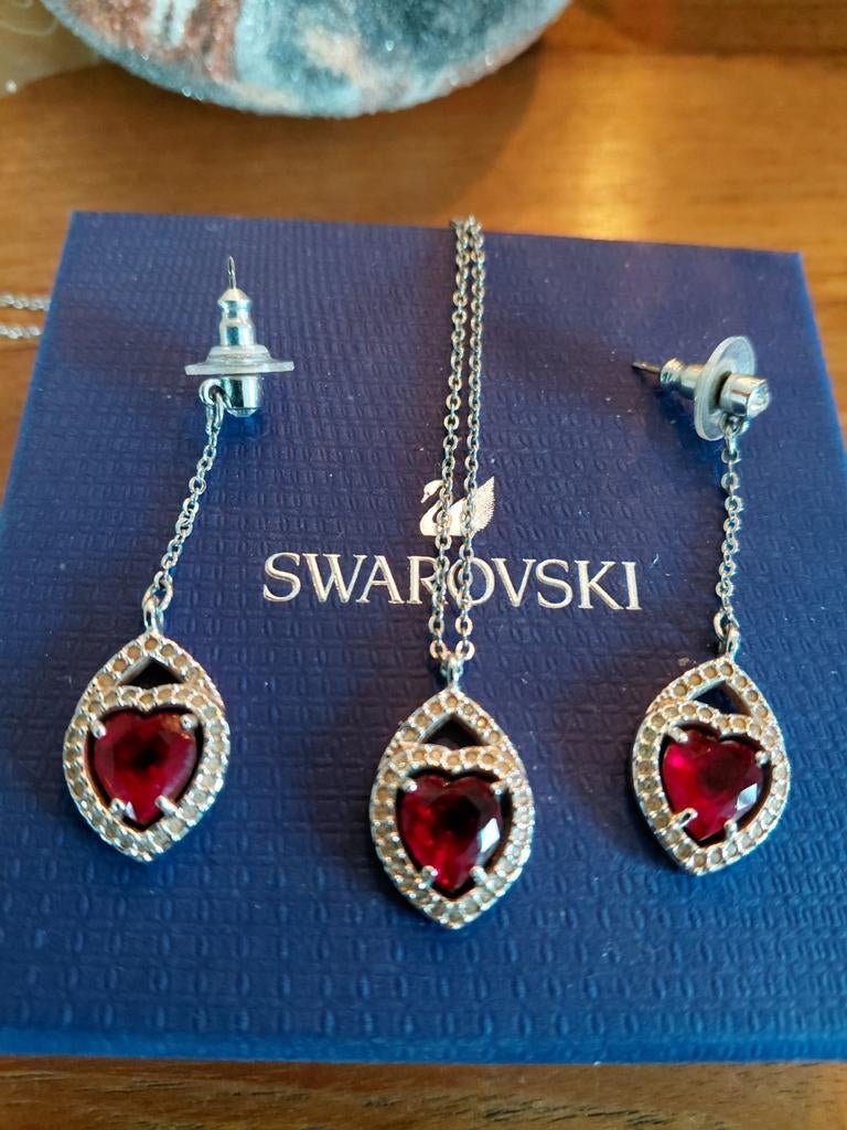 Mooie swarovski oorbellen en halsketting, Ophalen of Verzenden