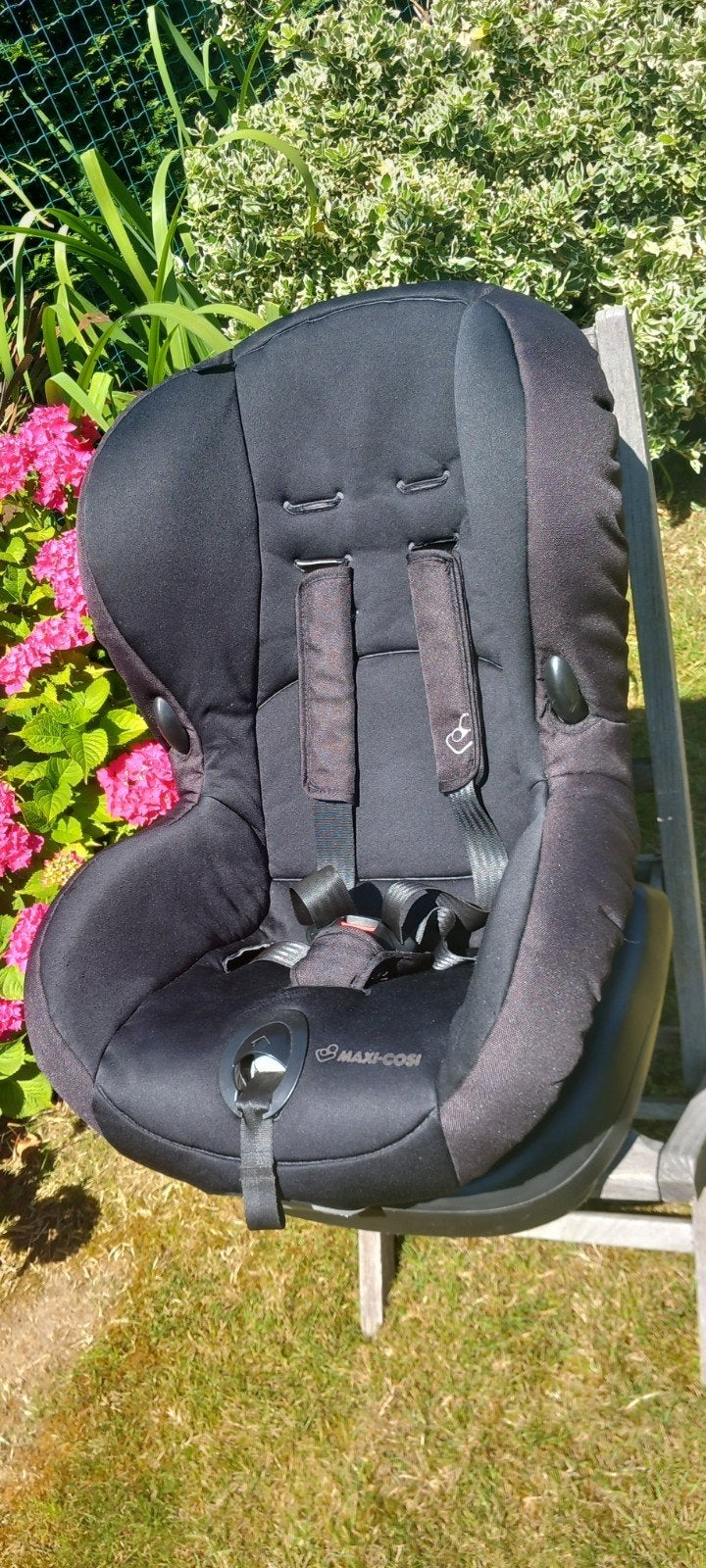 Siège bébé CHICCO avec coussin réducteur et ceintures, Enfants & Bébés, Enlèvement, Comme neuf, Chicco
