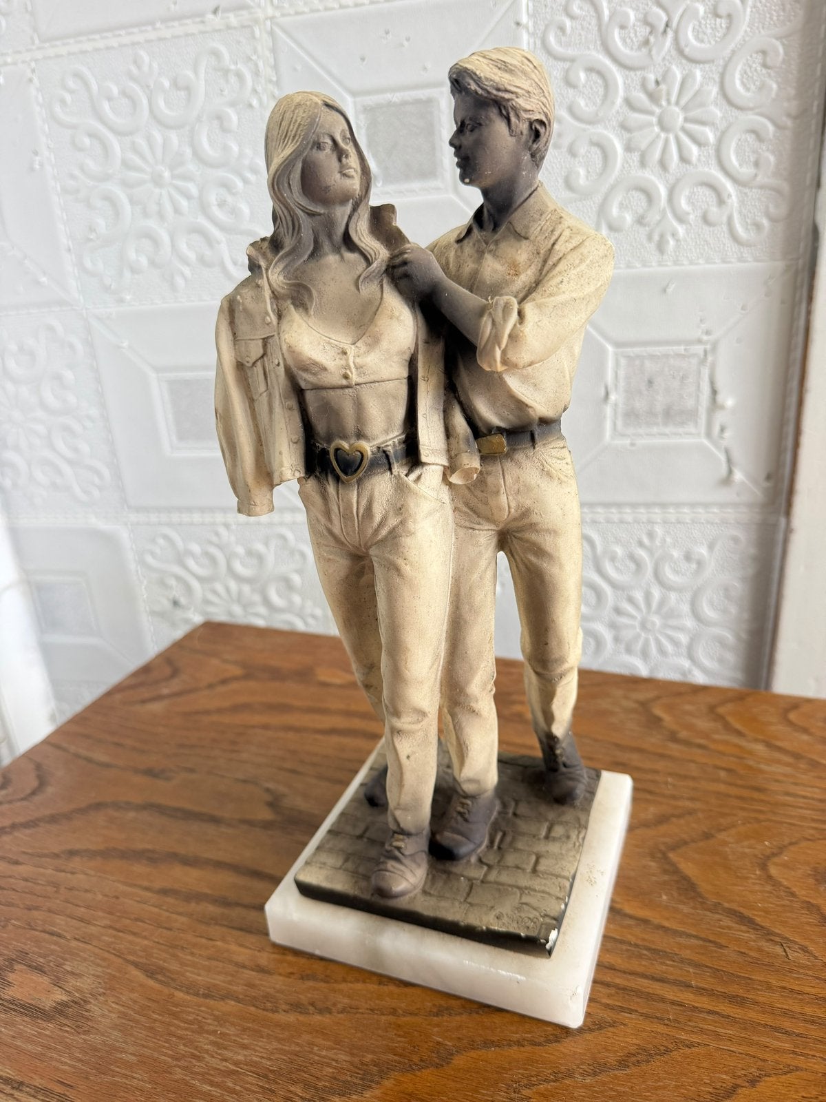 Vintage Beeld / Sculptuur 'Verliefd Koppel' op Marmeren Voet, Ophalen of Verzenden, Zo goed als nieuw
