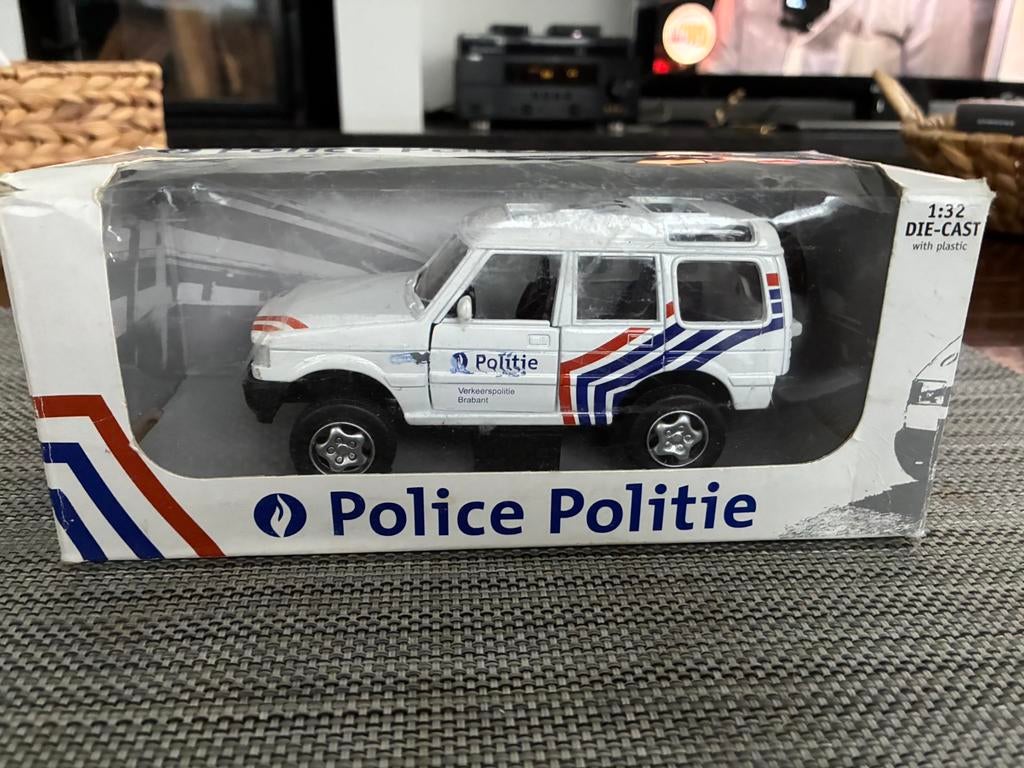 land Rover Discovery 1/32 new ray police belge politie, Ophalen, Zo goed als nieuw, Auto, Overige merken