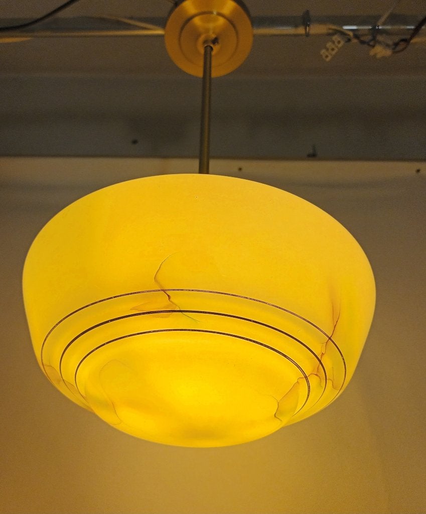 Lampe en opaline marbrée des années 1940 et 1950, Enlèvement ou Envoi
