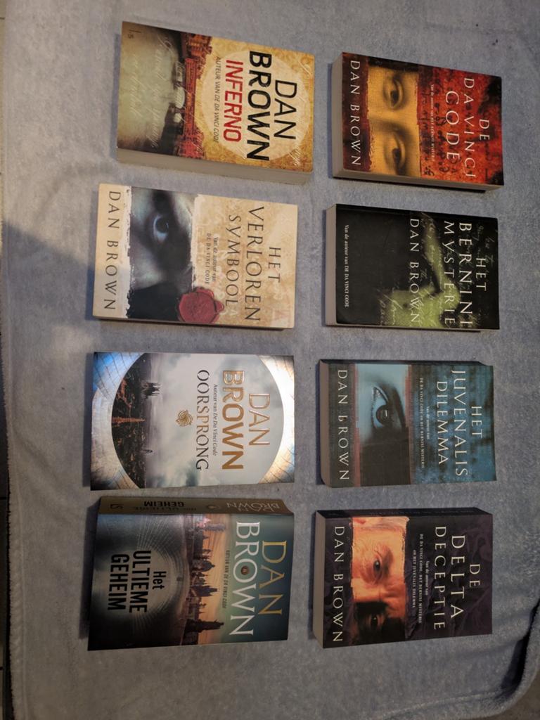 Dan Brown serie, Boeken, Fantasy, Ophalen