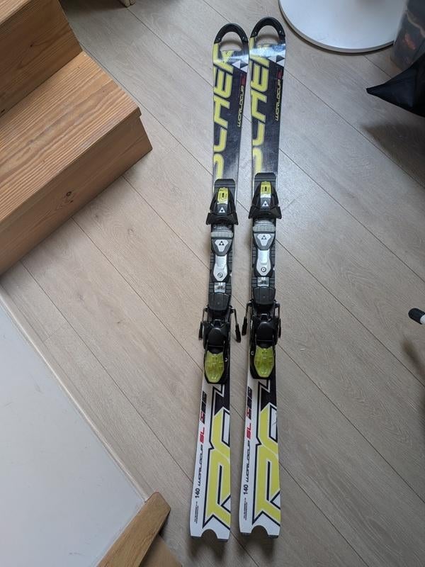 ski enfant - ski Fischer Worldcup SL - longeur 140cm, Sport en Fitness, Skiën en Langlaufen, Ophalen, Gebruikt, Ski, Fischer