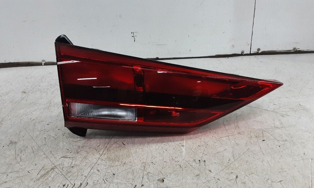 PANNEAU ARRIÈRE GAUCHE AVEC LAMPE Q3 (F3B) (83A945075), Autos : Pièces & Accessoires, Éclairage, Mevr. I. Hauben, Audi, Utilisé