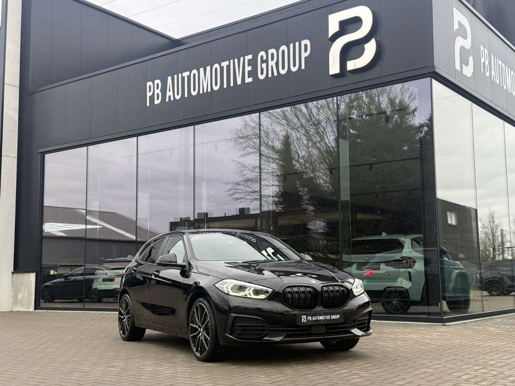 BMW 116 Carplay-Zetelvrwrm-Cruiscontrol-Camera achteraan, Auto's, BMW, Automaat, 4 deurs, Gebruikt, Bi-Xenon koplampen