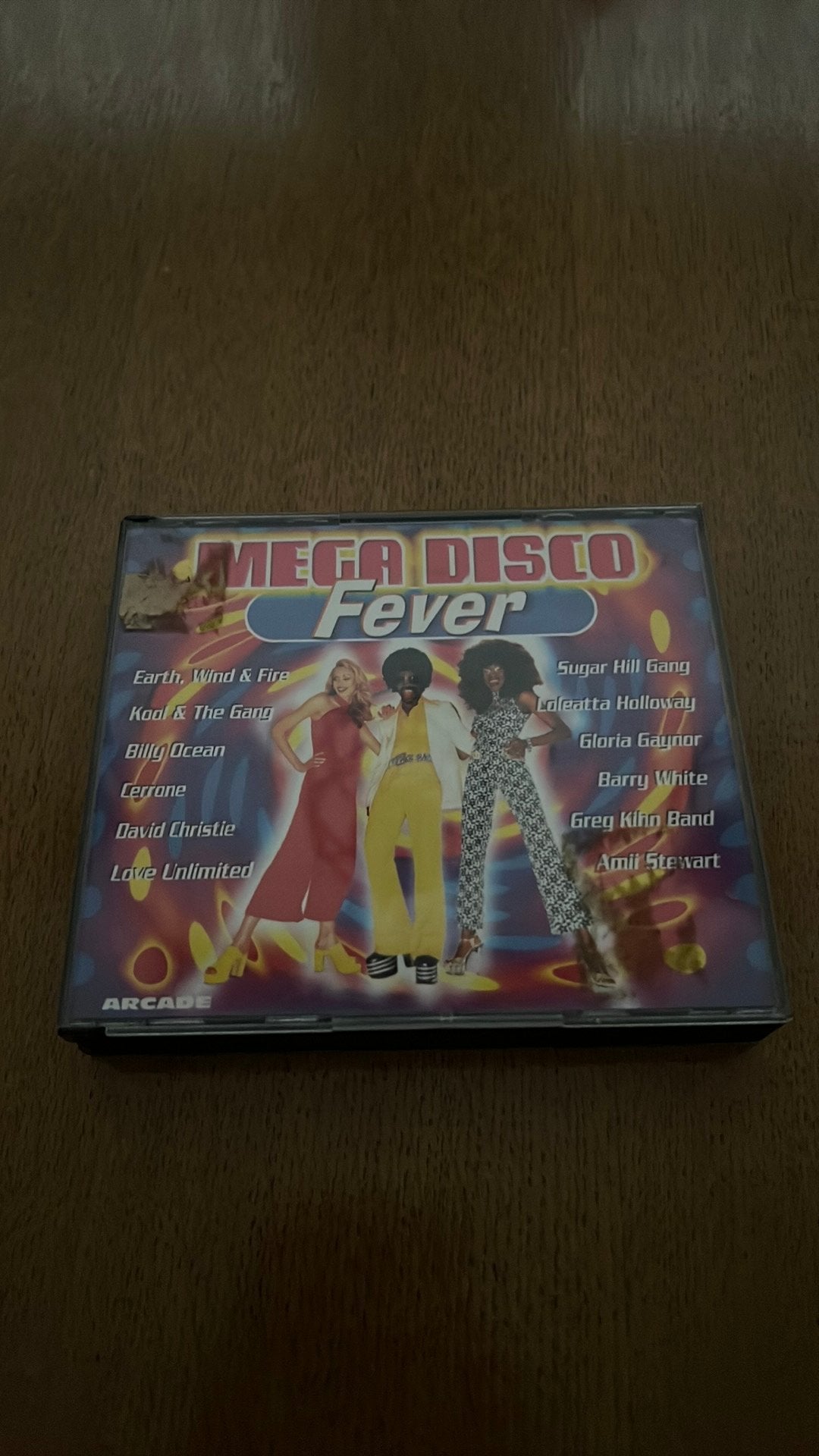 Mega disco fever cd, CD & DVD, CD | Dance & House, Comme neuf, Enlèvement, Disco, Comprend un livret