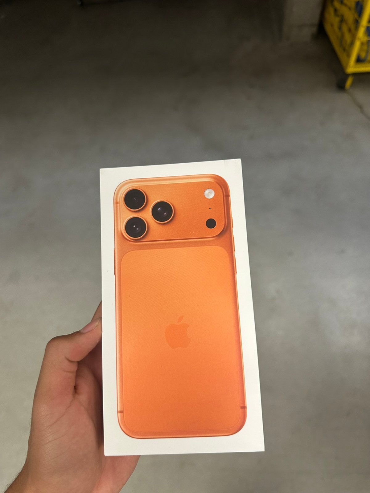 Iphone 17 pro max, Neuf, IPhone 17, Enlèvement, Orange