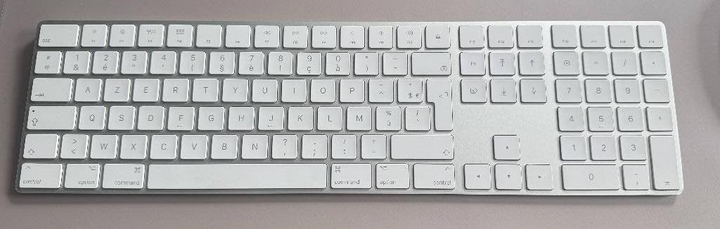 Apple wireless Keyboard en Mouse, Ophalen, Gebruikt, Azerty, Draadloos