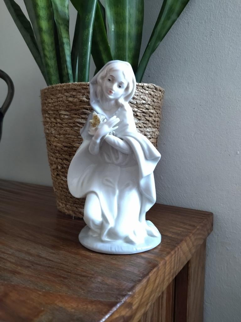 Statuette Vierge Marie en porcelaine vintage - Personnage de, Enlèvement ou Envoi, Comme neuf, Religion